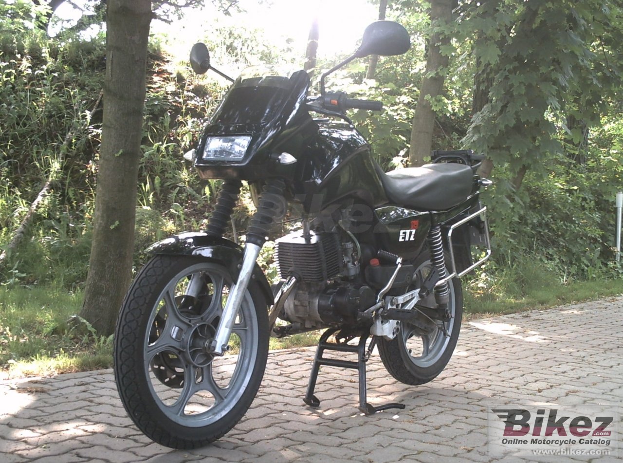 MuZ Saxon Sportstar 125 poster